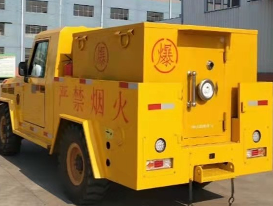 丹阳凯龙爆破器材运输车：保障爆破任务的安全运行